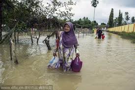 Streams of water literally washed houses. Flood Situation In Northern Malaysia Worsens 2 Chinadaily Com Cn