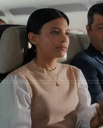 Jackie Howard Outfits & Fashion