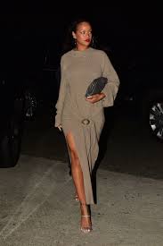 Jameel is a saudi arabian businessman and a serious type who balanced with the wild and fun personality of rihanna. Rihanna Enjoys Rare Date Night With Billionaire Boyfriend Hassan Jameel Entertainment Tonight