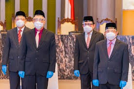 Apabila memang dia masih berhak, apakah dasar hukumnya dan bagaimana perhitungannya? Mahkamah Agung Republik Indonesia