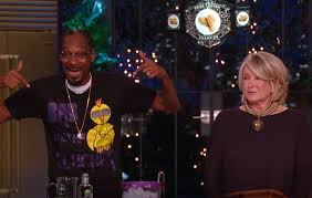 30 potluck themes for work events. Martha And Snoop S Potluck Dinner Party Looks Seriously Incredible
