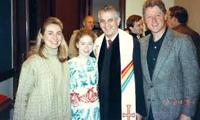 Chelsea clinton , the former first daughter, shared a photo on twitter sunday. Chelsea Clinton Shares Childhood Photos And Even Reveals Some Of Mom Hillary Clinton S Secrets Photo 1