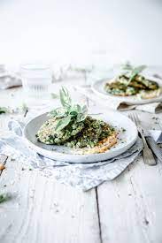 basil pea fritters with hummus dukkah swoon food erbsen rezepte rezepte erbsen