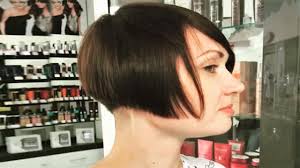 Drobne lana zeny synteticke vlasy parochne bob pixie uces styl s ofinou blond hneda manzelska farba kratke parochnu pre kazdodenne pouzitie kupit on line ine www grillbarpodlavice sk / mohou být kratší s ponechanými dlouhými prameny, všechny stejně dlouhé ve střední délce, s ofinou nebo bez. Test Youtube Aktualne Ucesy 2021
