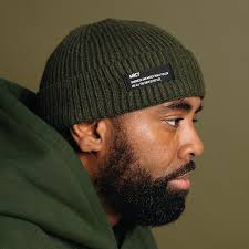 Hey y'all! Let's talk about thriving, not just surviving. Psalm 1:1-3 lays  down some serious wisdom for us. Let's break it down. Tell us how you stay  grounded and thrive, no matter