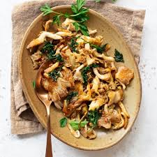Sautéed Oyster Mushrooms with Garlic - Familystyle Food