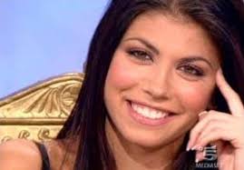 Flora canto scegli francesco pozzessere che come risposta si alza in piedi e l'abbraccia teneramente. Ricordate Flora Canto A Uomini E Donne Aveva Scelto Francesco Ma Poi Si Erano Detti Addio Ora E Legata A Un Volto Noto Dello Spettacolo E Sono Sempre Stati Gelosi Del Loro