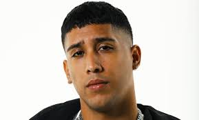 Kris Floyd dice mantenerse "puro y positivo" para consagrarse en la música 