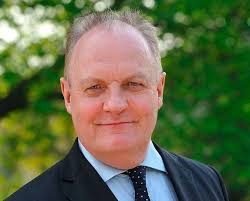 Le candidat de l'upr, quasi inconnu françois asselineau, candidat officiel pour la première fois à la présidentielle est très peu connu du. Qui Est Vraiment L Upr De Francois Asselineau