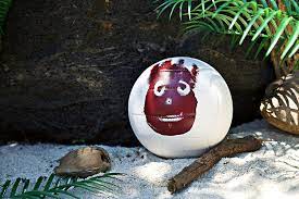 Dans ce film avec tom hanks, un merveilleux acteur en passant, nous ressentons la solitude de chuck et le. Wilson Mr Wilson Seul Au Monde Ballon De Beach Volley Blanc Amazon Fr Sports Et Loisirs
