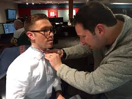 Why did people start to wear bow ties? Dave Schwartz On Twitter Tying A Bow Tie Is Tough Tying Someone Else S Is Darn Near Impossible Https T Co 3wnoytakfp