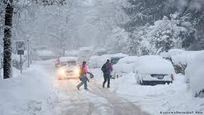 Naive victims of the scam. Nieve Hasta El Techo Tras Un Verano Extremo Alemania Vive Un Extremo Invierno Alemania Hoy Dw 14 01 2019