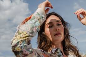 PREMIERE: Listen To Laura Mac's Buzzy Debut Single 'Garage Full of Dreams'