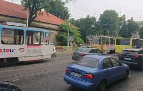 Львівський автобусний завод із старовинним культура львів новини фото/відео. Avariya Prizupinila Ruh Tramvayiv U Centri Lvova Novini Lvova
