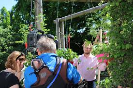 Mit dem mdr garten durchs gartenjahr. Roswitha Schemm Im Mdr Garten Zehelein Schemm