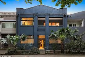 Since not all garages can be converted, enlist the help of an experienced architect or building designer. Luxury Alexandria Warehouse Conversion Smashes Records To Become The Most Expensive Home In Area Daily Mail Online