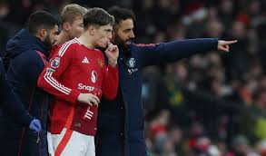 🚨 Rúben Amorim: “Garnacho needs to improve the way he runs, the way he  defends, scores and assists. He is improving”. “He is doing the right  things. Like any player in our