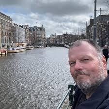 If you're hanging out in an abandoned building in Downtown Las Vegas today  you might want to leave... 🎥 @hawkpilot9al