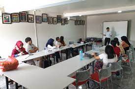 These sentences come from external sources and may not be. Golden English Kini Semua Orang Bisa Berbahasa Inggris