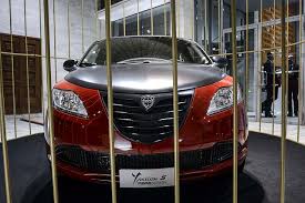 Lancia Ypsilon S Momodesign Al Mic Di Milano Per L Anteprima Nazionale Di The Bling Ring Di Sophia Coppola Sports Car Car Vehicles