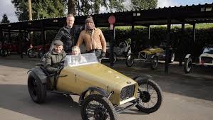 Bond bug tim and fuzz head to leicester to pick up a mk 3 ford cortina, once britain's top selling car but now on the automotive endangered species list. Car S O S 2013