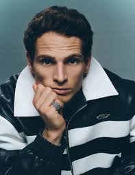 Gianni aka Brayden standing tall with an army wearing 'Free Durk' in  support of their comrade, Lil Durk. Support is helpful whether you're  guilty or not. 💯 👉🏾 Click the "FOLLOW" button