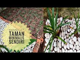 Taman sendiri secara umum dapat membuat anda merasa lebih bahagia karena masih dapat melihat suatu keindahan yang telah tuhan ciptakan. Membuat Taman Minimalis Di Lahan Sempit Youtube