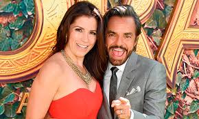 El comediante detalló que vio por primera vez a la actriz cuando fue a visitar a su mamá silvia derbez en el set de grabación de la telenovela. Alessandra Rosaldo Y Victoria Ruffo Amigas Gracias A Sugerencia De Eugenio Derbez Chapin Tv