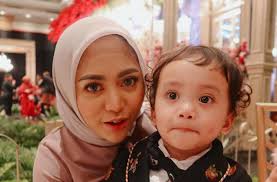 Tanpa Harus Pergi ke Kebun Binatang, Contek Cara #FamilyQuality  Menyenangkan yang Dilakukan Rachel Vennya untuk Kenalkan Beragam Hewan Pada  Anaknya