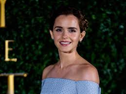 Femme, le mot est lâché. Emma Watson Tacle Ceux Qui La Traite D Hypocrite Apres Son Tele Star