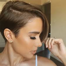 To get anne hathaway's hairstyle, apply a straightening serum onto damp hair and blow dry completely.2. 25 Short Brunette Hairstyles And New Trends In 2021
