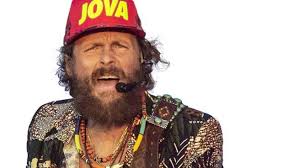 Fango is an intimate ballad about forgiving, forgetting, moving on and living life to the fullest. Jova Beach Party Jovanotti Atterra A Linate L Attesa Dei 100mila Cultura Ilgiorno It