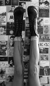 18 Must Have Grunge Accessories And Clothing Grunge Accessories Grunge Photography Grunge Aesthetic
