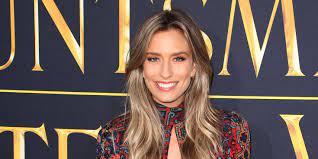 Age, height, what she did before fame, her family life latest information about her on social networks. Renee Bargh S Wiki Bio Husband Net Worth Measurements