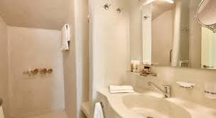 Embassy suites by hilton seattle bellevue. Crossroads Inn Traditional Lodging Tripotamos Tripotamos