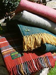 Be hand in glove (with someone). Plaids Wolle Englische Reiseplaids Robuste Allrounder Decken