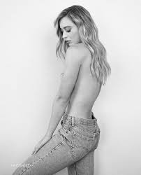 Paula Badosa Nude and Sexy Photo Collection - Fappenist