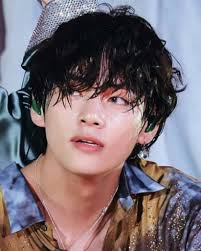 Because of that we didnt get a lot of his pic when he was in that hairstyle and colour. Chicas Kpop Style On Instagram Bts In News Taehyung V Kimtaehyung Taehyung Bangtan Bts Btsv V Visuals Yeontan Influencers Haircut Army S Amino
