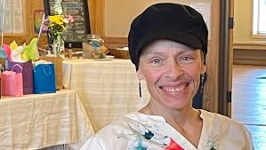 Lori Dowd's Instagram, Twitter & Facebook