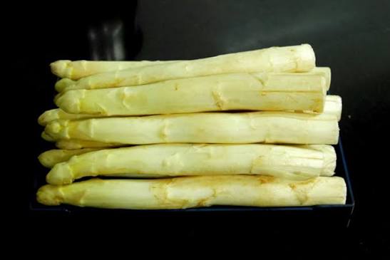 ผัดหน่อไม้ฝรั่งขาว (White Asparagus)