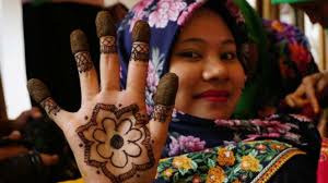 Zahrina henna 1 year ago. Cantiknya Tradisi Ukir Inai Di Aceh