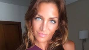 En tout cas pour fiji ce. Julia Paredes Maman Celibataire Elle A Des Doutes Star 24