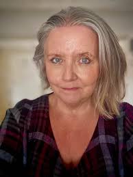 I had ordered this skirt hoping it would arrive in time for yesterday's  show... so I could wear almost the same thing a year