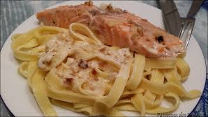 Cette recette de pâtes fraiches à la crème d'échalote et au saumon fumé est tout à fait réussie. Des Paves De Saumon Aux Tagliatelles Fraiches Patissons Des Douceurs
