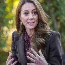 Diana Morton's Instagram, Twitter & Facebook