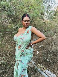 Oasi Das on X: Posted picsvideo without the blouse check it out ———>  t.coOIxPS6gqTZ ( 90% off because am h0rny and I need you )  t.colCTgamyUn5  X