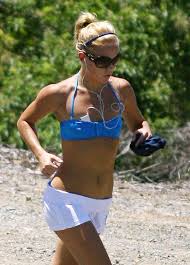 If you have good quality pics of kate hudson, you can add them to forum. Kate Hudson Showed Off Her Abs While Out For A Jog In Australia In Kate Hudson Was Born To Be In A Bikini Kate Hudson Bikini Kate Hudson Kate Hudson Body
