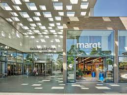 Het bevindt zich tussen de arent janszoon ernststraat, de van leijenberghlaan, loowaard en de willem van weldammelaan. Ecco En Q Hair Vernieuwen Huurcontract Op Gelderlandplein Kroonenberg Groep