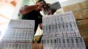 Ini terjadi sejak malaysia menaikkan cukai rokok pada tahun 2015 silam. Harga Rokok Di Indonesia Lebih Murah Dari Beberapa Negara Miskin Kumparan Com