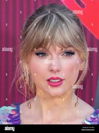 Sophia parker hi-res stock photography and images